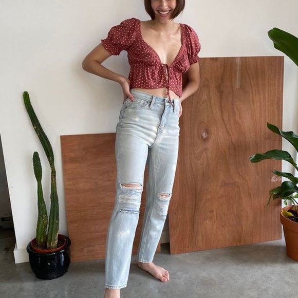 BDG High-Waisted Slim Straight Jean –Distressed Bleached Wash - Picture 3 of 3